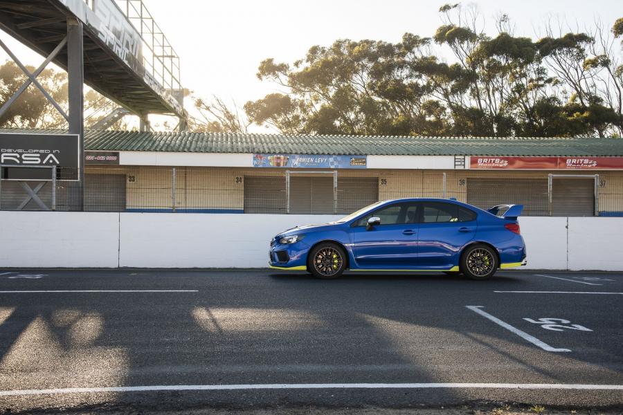  Subaru WRX STI Diamond Edition 2018 года  (ZA) (фото 19 из 58)